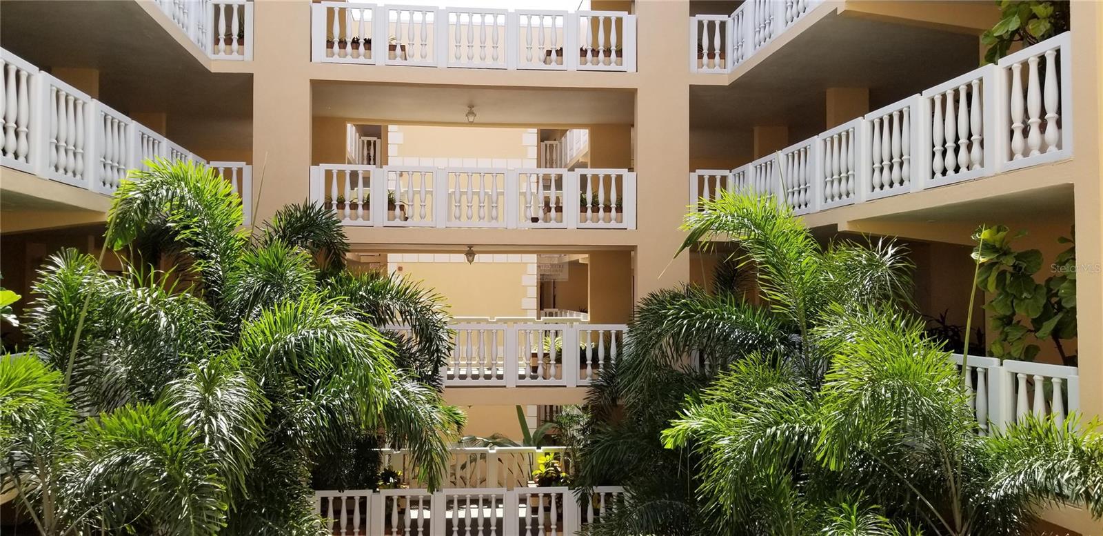 SILVER SANDS BEACH & RACQUET CLUB - Residential Lease