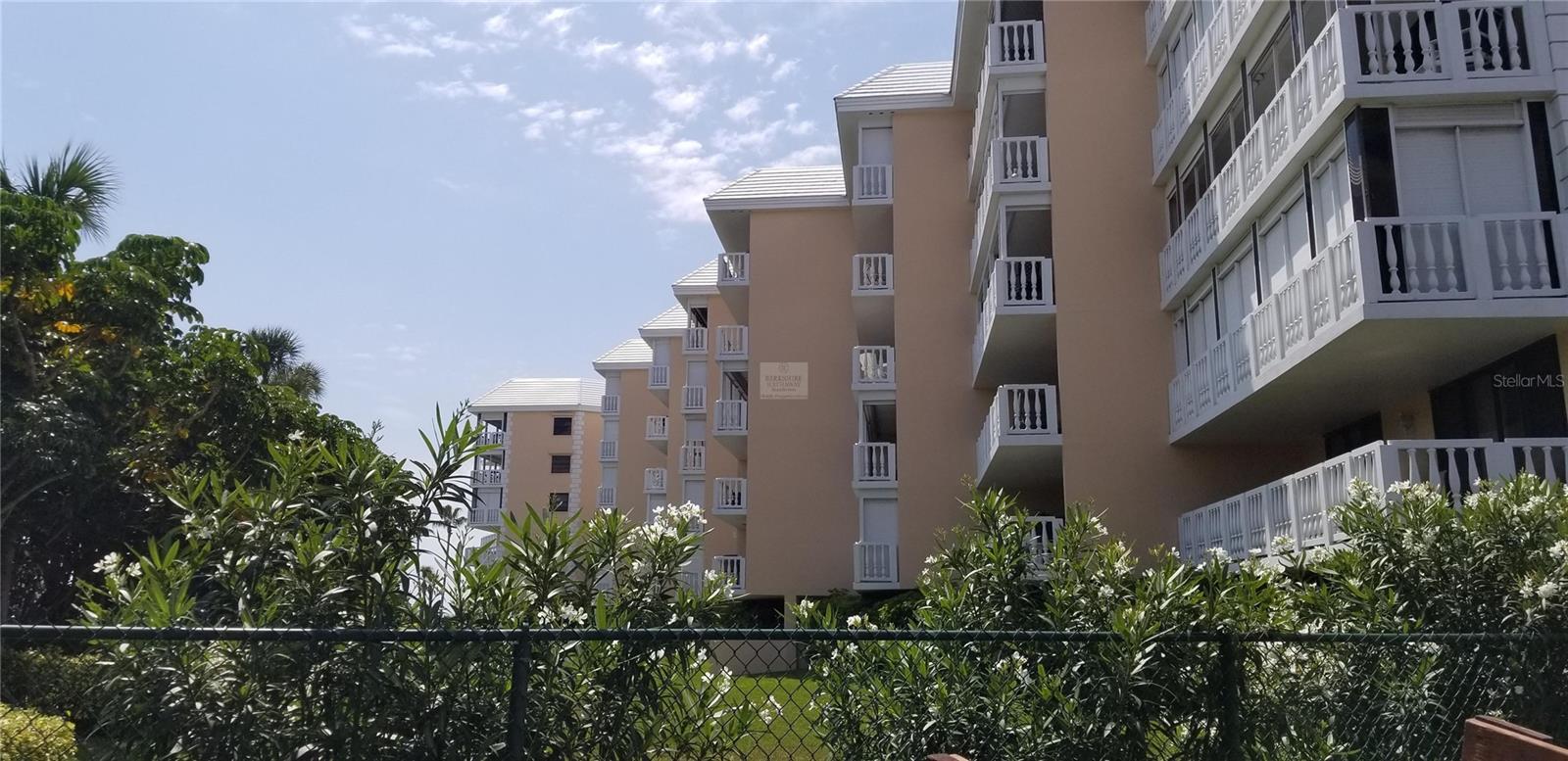 SILVER SANDS BEACH & RACQUET CLUB - Residential Lease