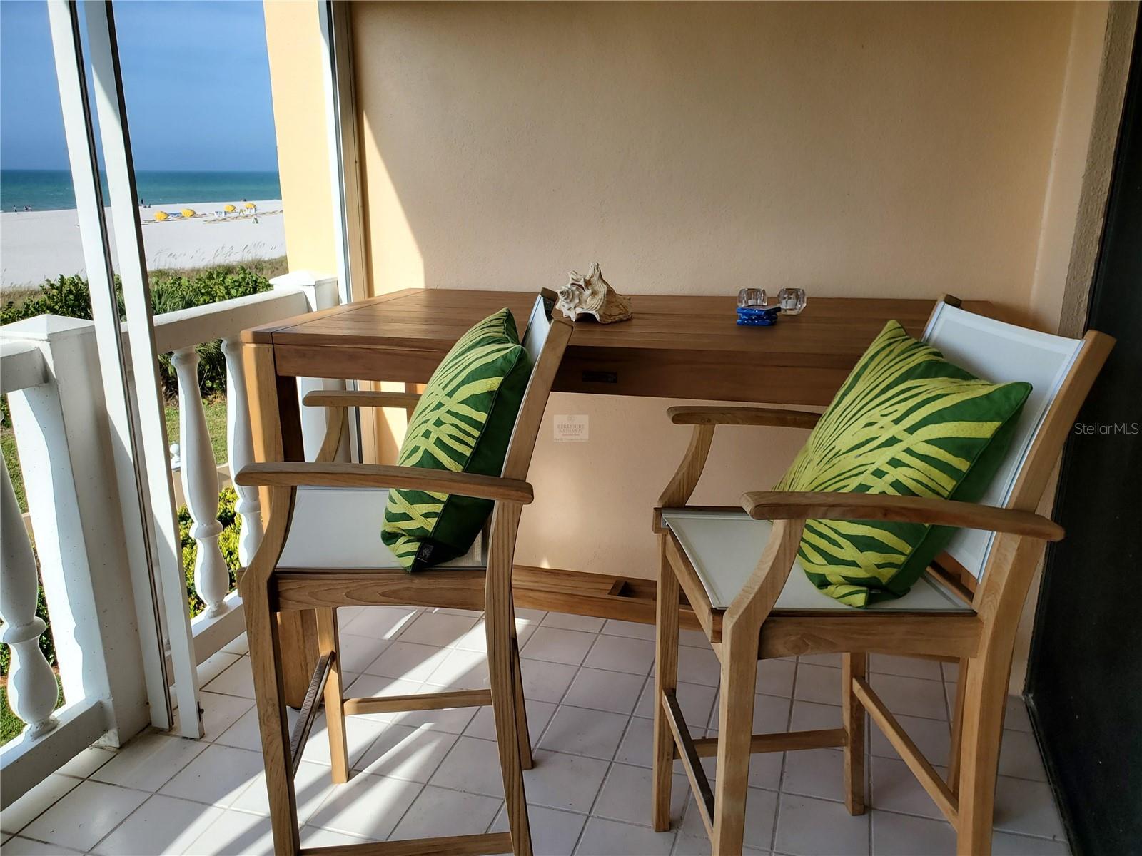 SILVER SANDS BEACH & RACQUET CLUB - Residential Lease