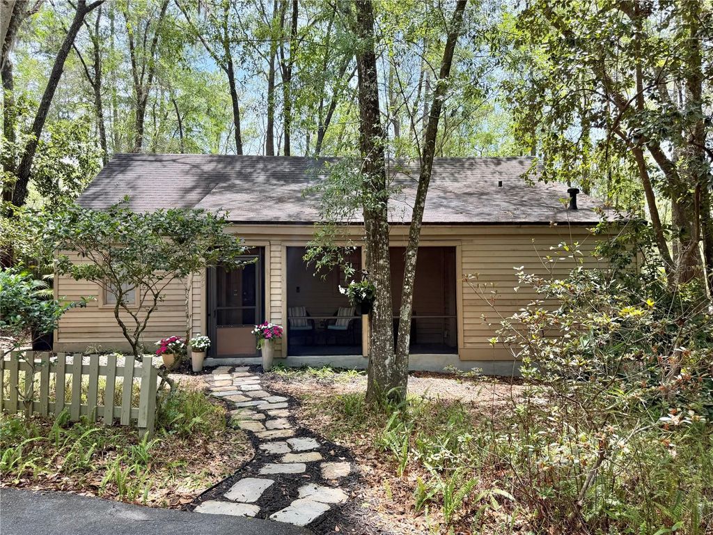 Photo of 5229 SW 86th Terrace, Gainesville, FL 32608 (MLS # GC540134)