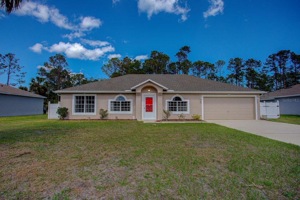 Photo of 7 Smokehouse Place, Palm Coast, FL 32164 (MLS # FC316794)