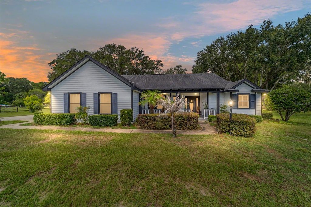 Photo of 10600 SE 32nd Avenue, Ocala, FL 34480 (MLS # OM704237)