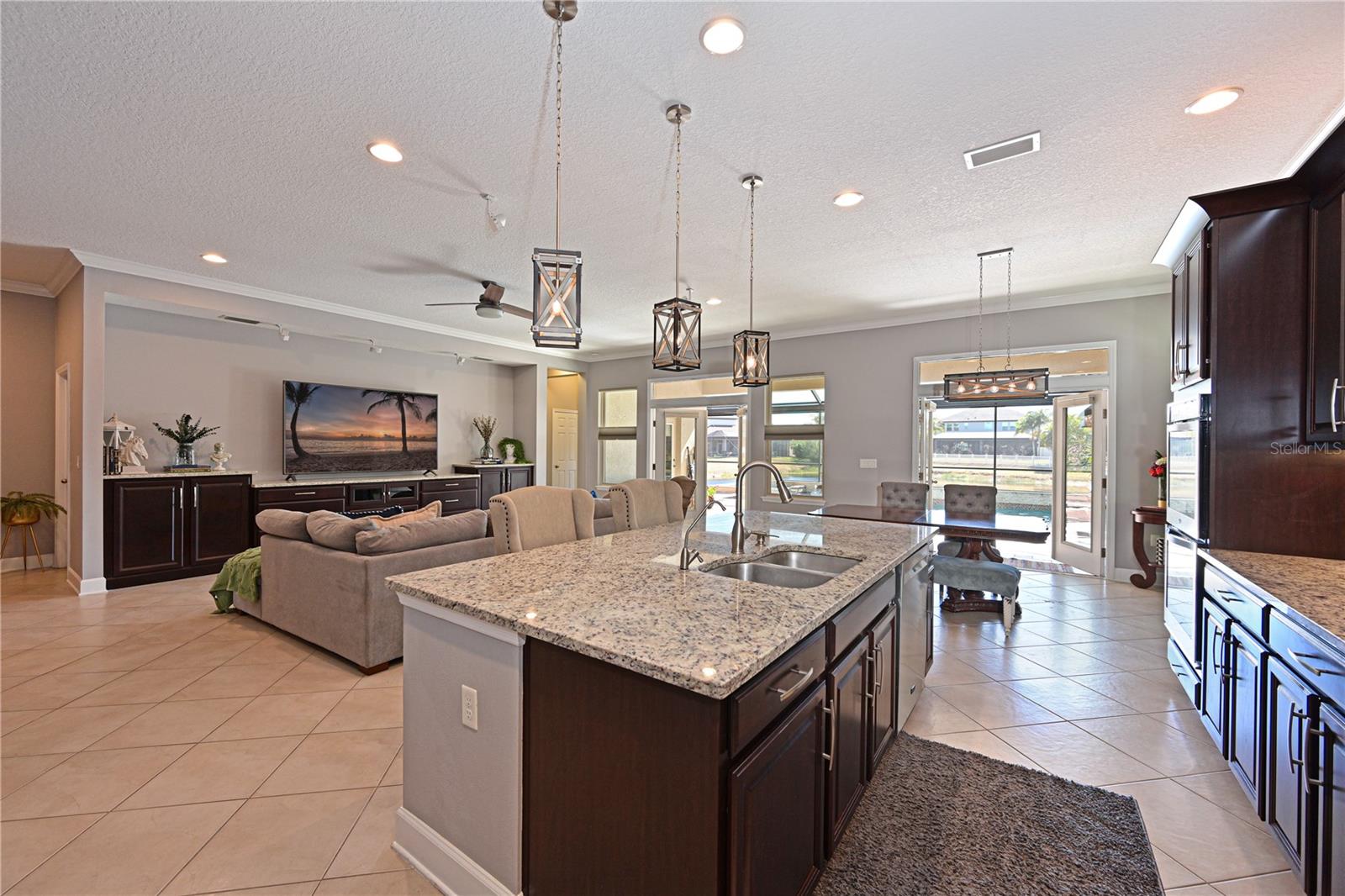 RAVEN CREST - Residential