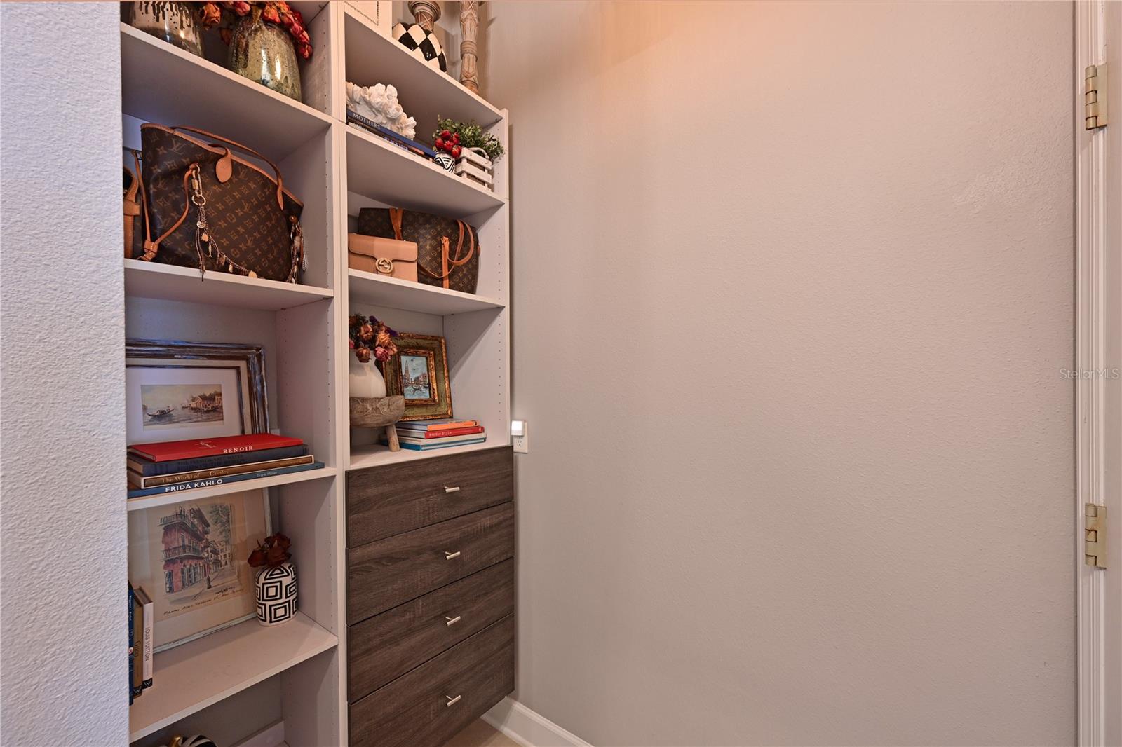 RAVEN CREST - Residential