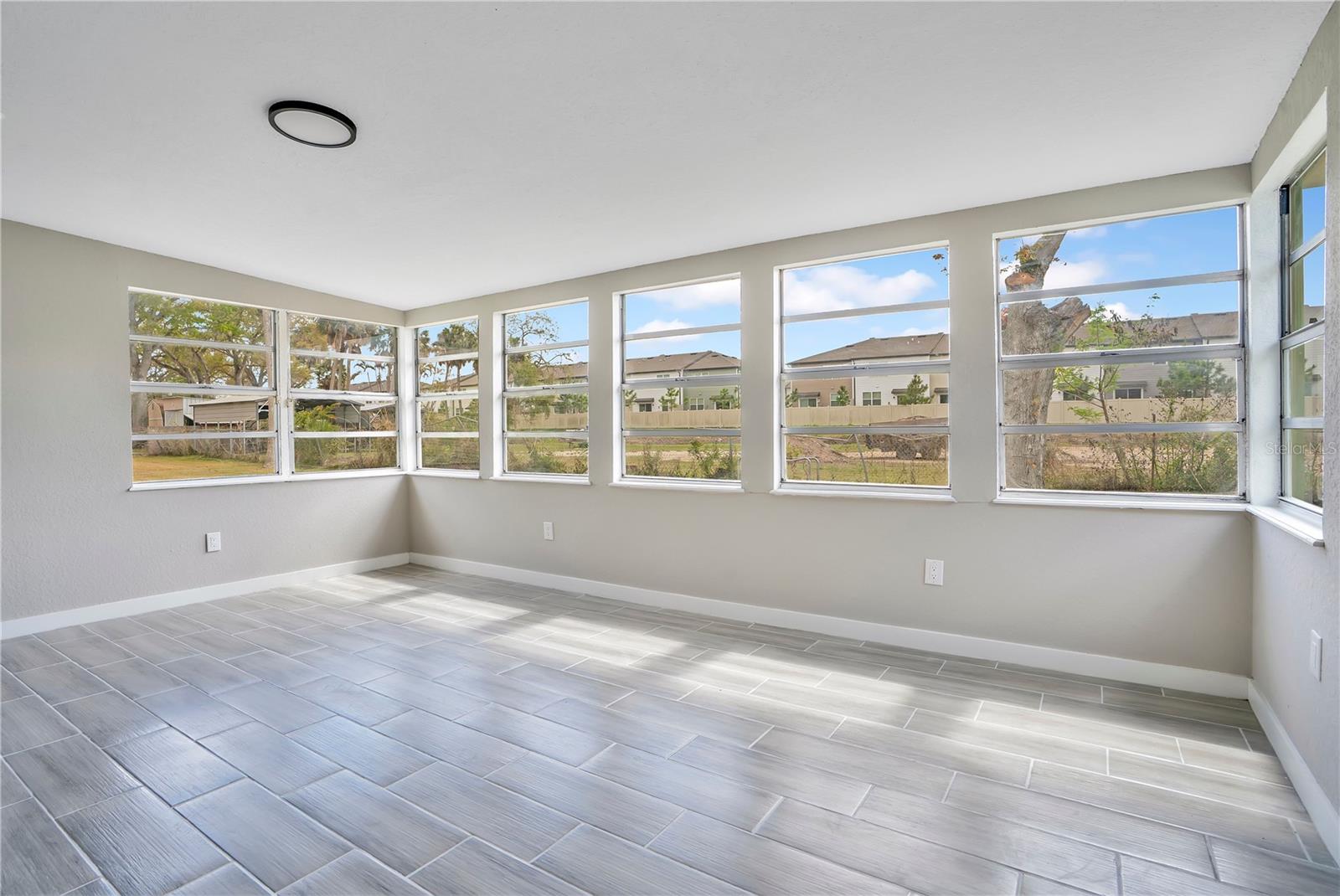 GIBSONS ARTESIAN LANDS SECTIO - Residential