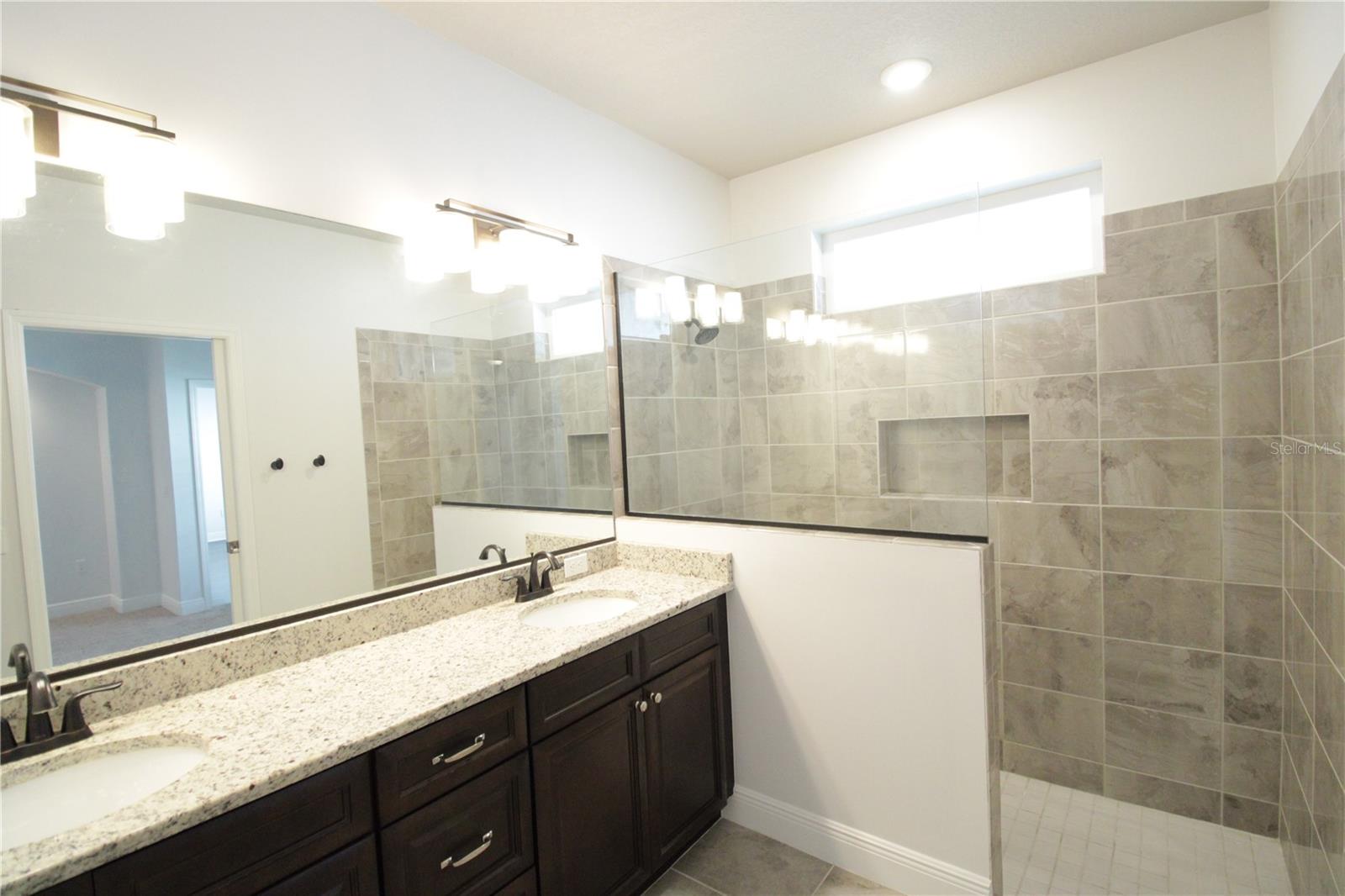 GARISON WAY PH 1 - Residential Lease