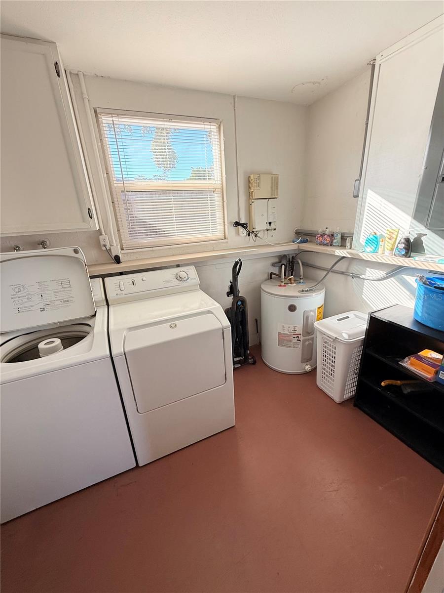 SOUTH VENICE - Residential