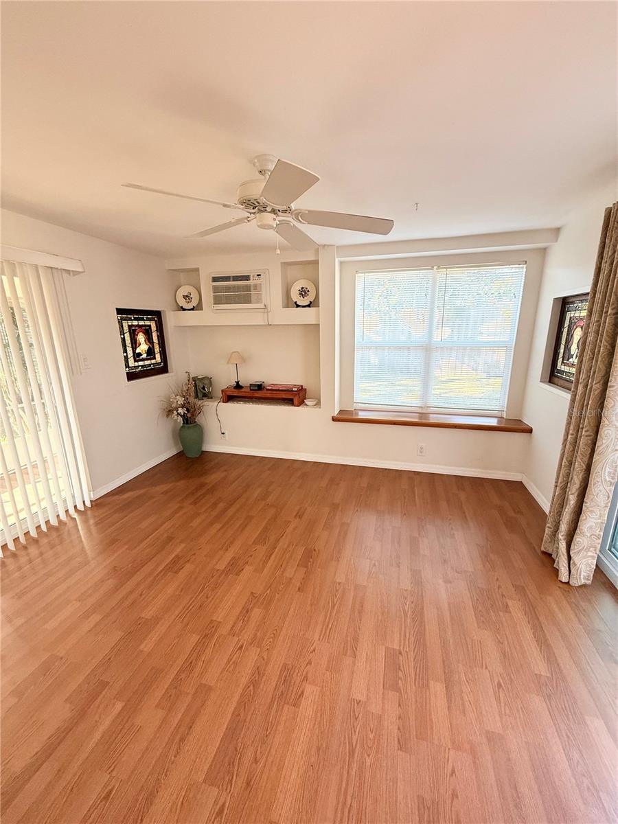 SOUTH VENICE - Residential