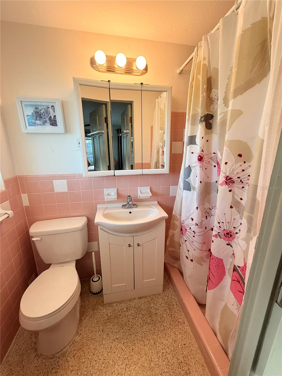 SOUTH VENICE - Residential