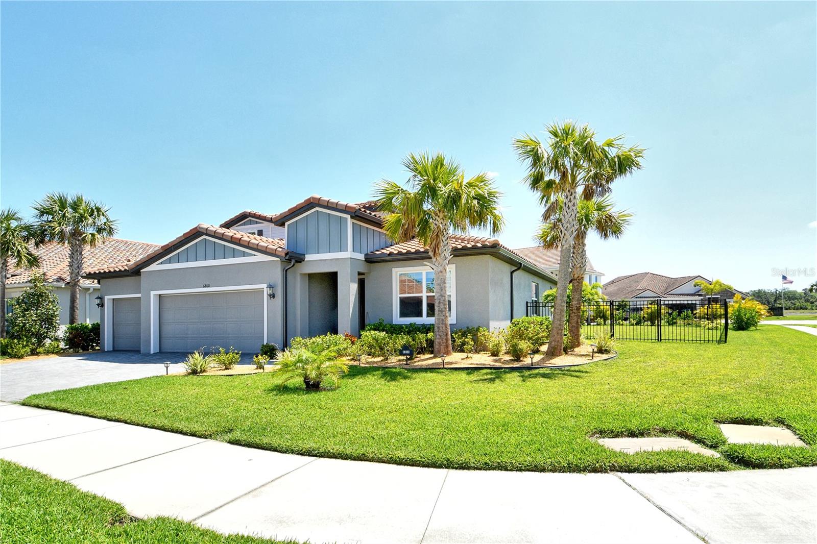 6800 DUNLIN COURT
