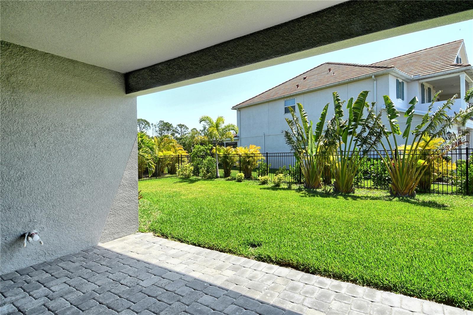 6800 DUNLIN COURT