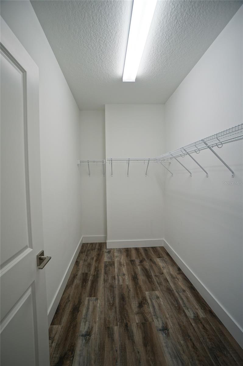 AZEELE TWNHMS - Residential Lease