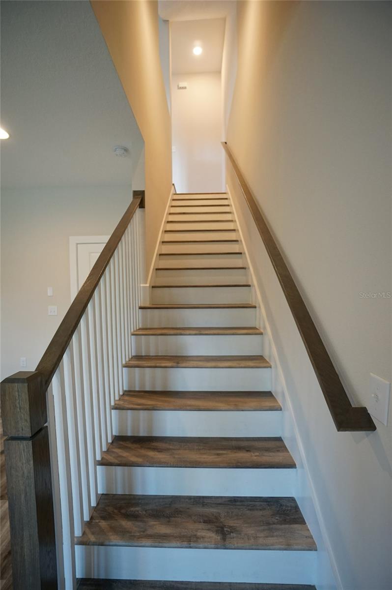 AZEELE TWNHMS - Residential Lease