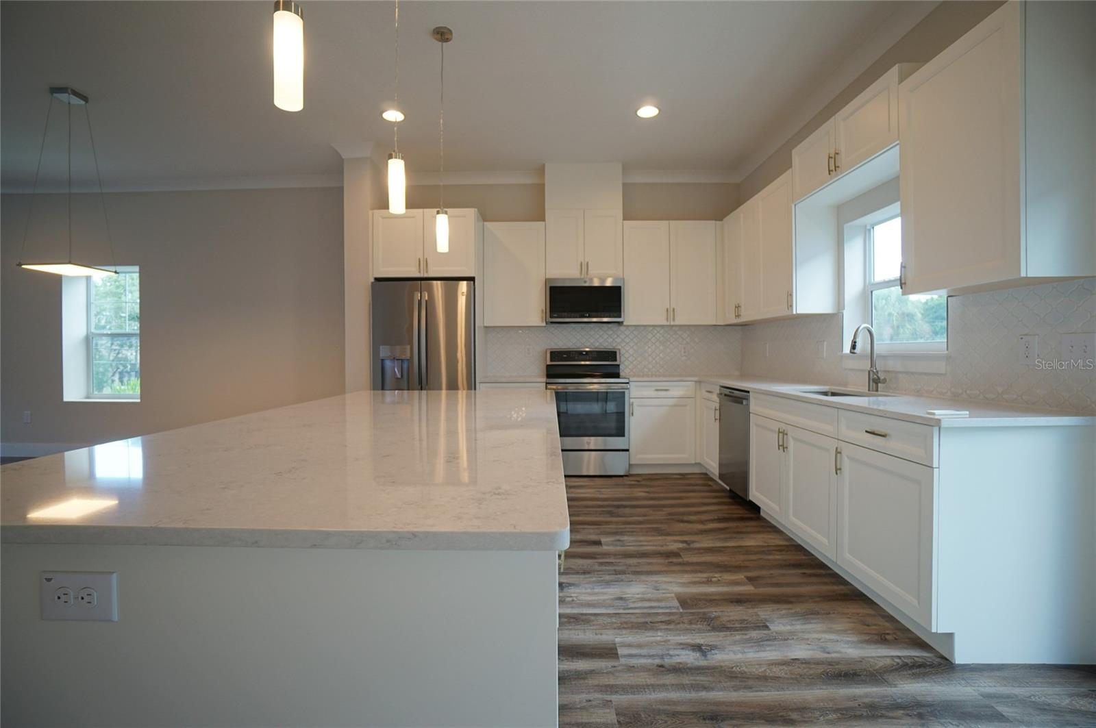 AZEELE TWNHMS - Residential Lease