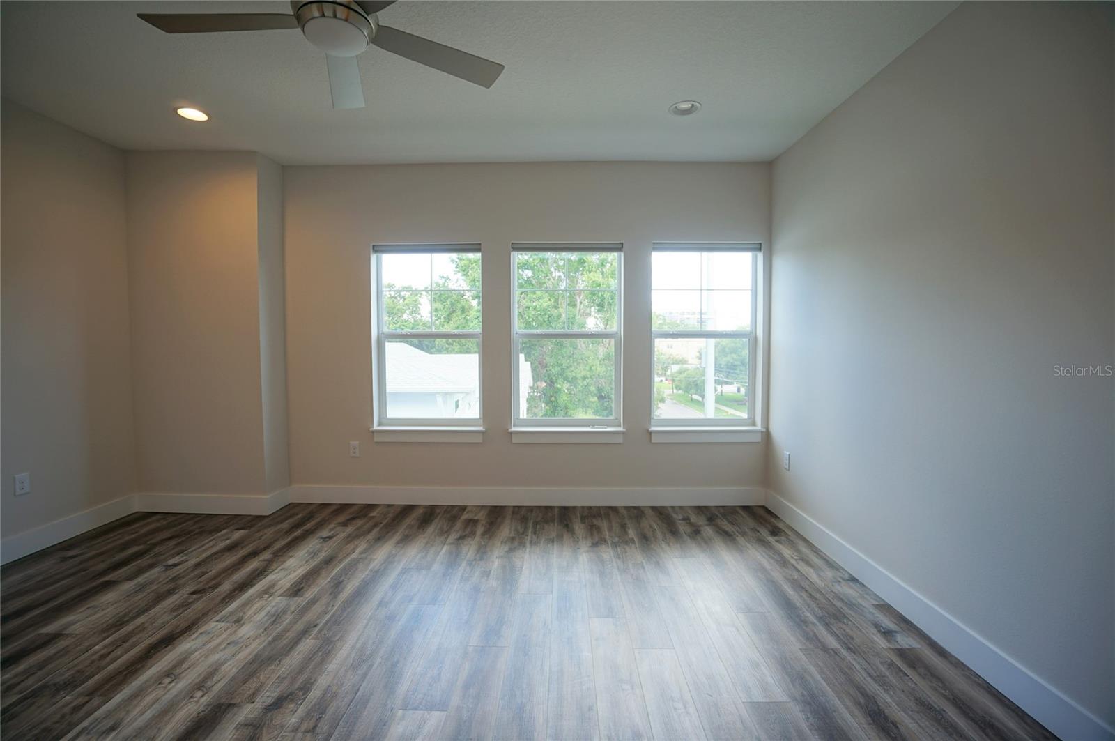 AZEELE TWNHMS - Residential Lease