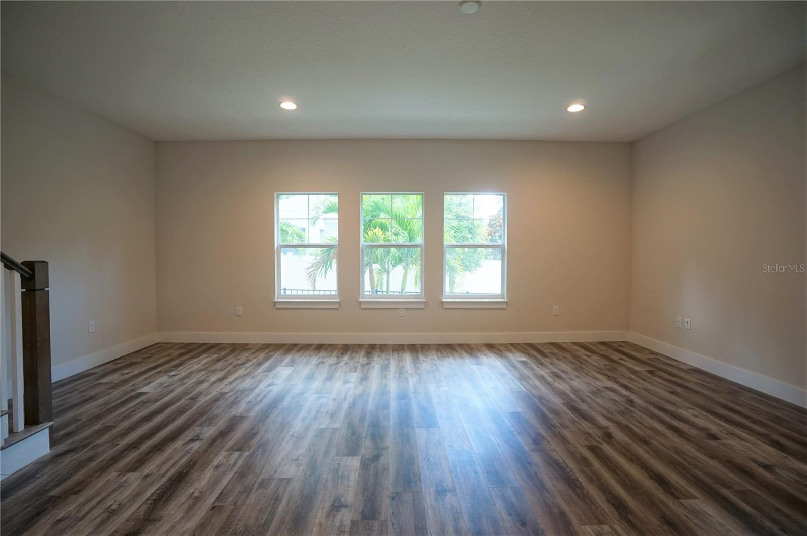 AZEELE TWNHMS - Residential Lease