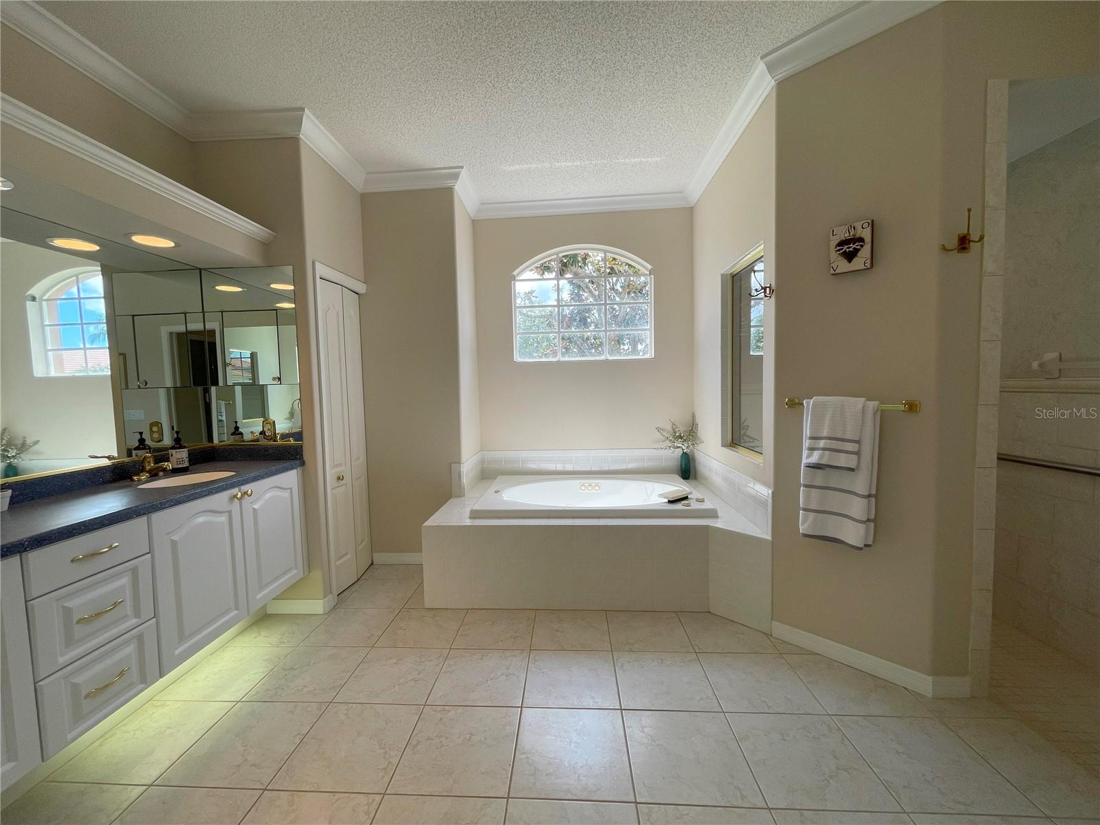 HUNTINGTON POINTE - Residential Lease