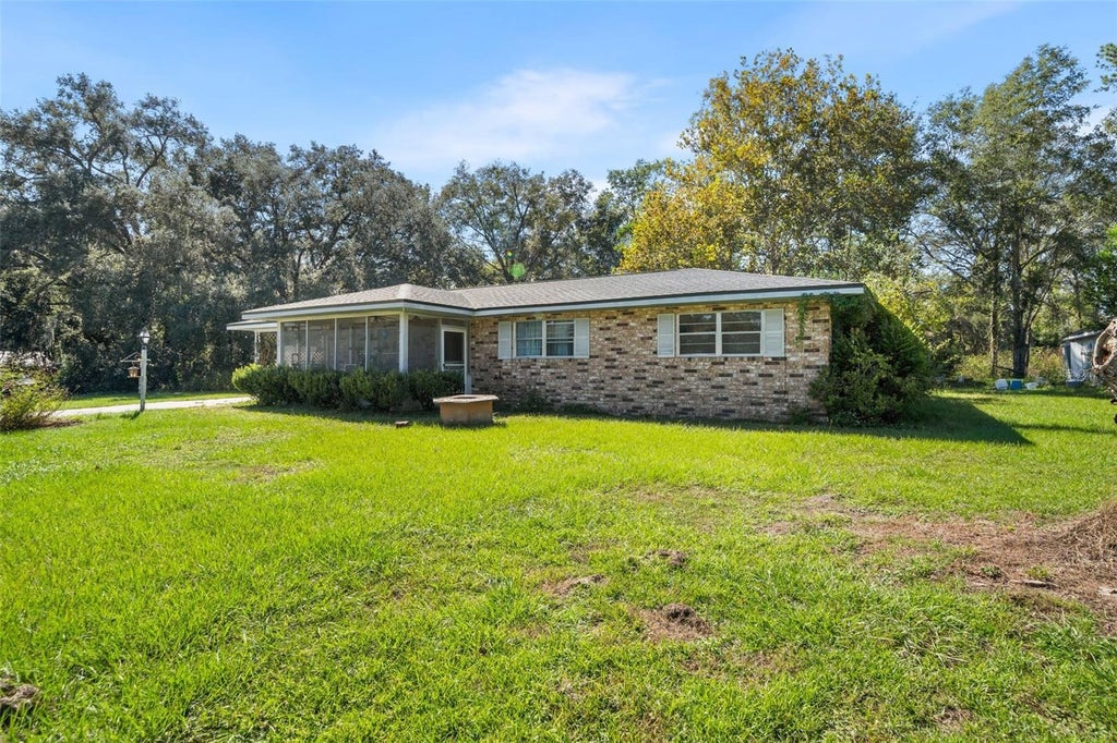 Photo of 140 SW Quincy Terrace, Lake City, FL 32024 (MLS # A4710515)