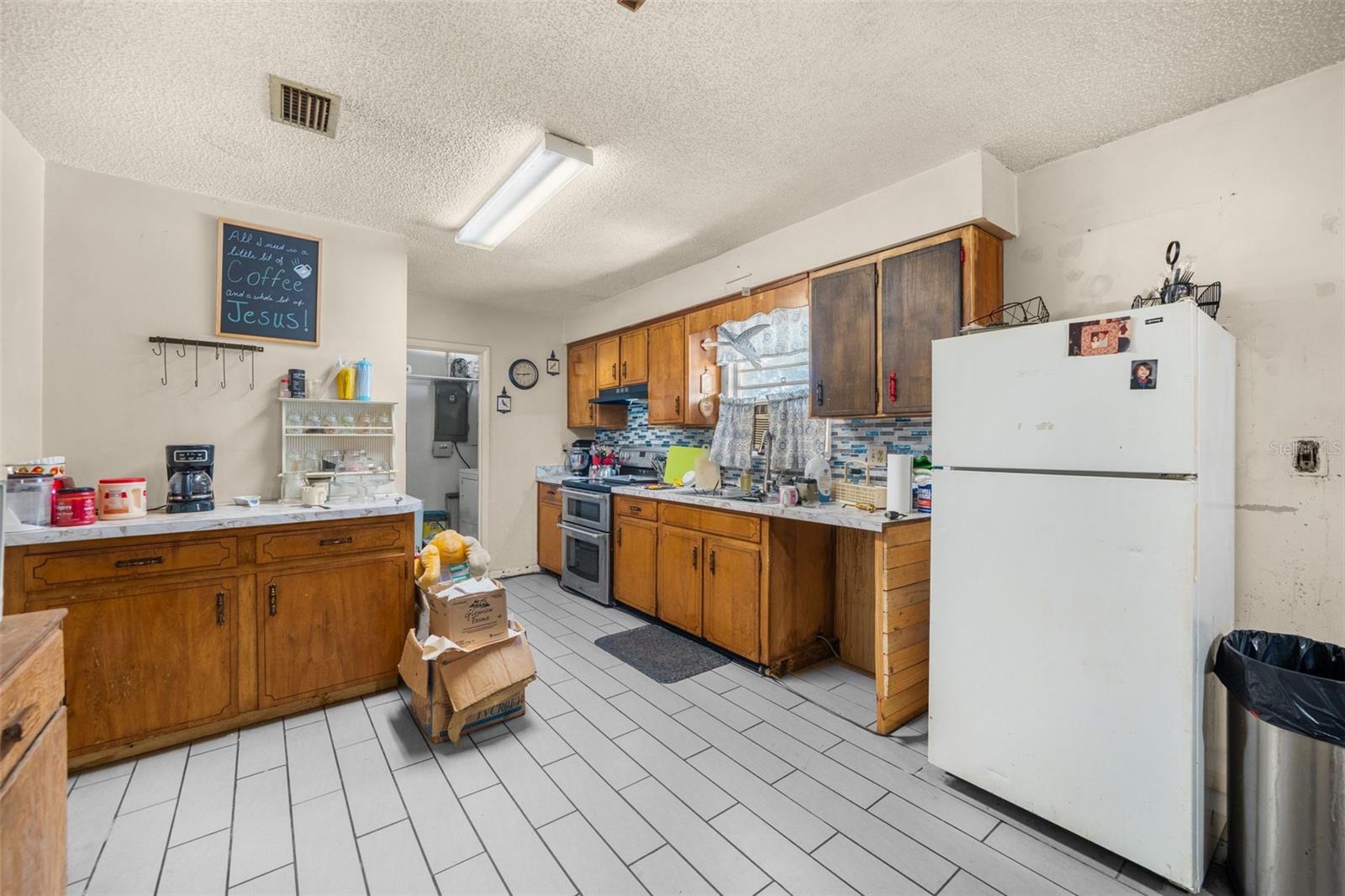 140 SW QUINCY TERRACE