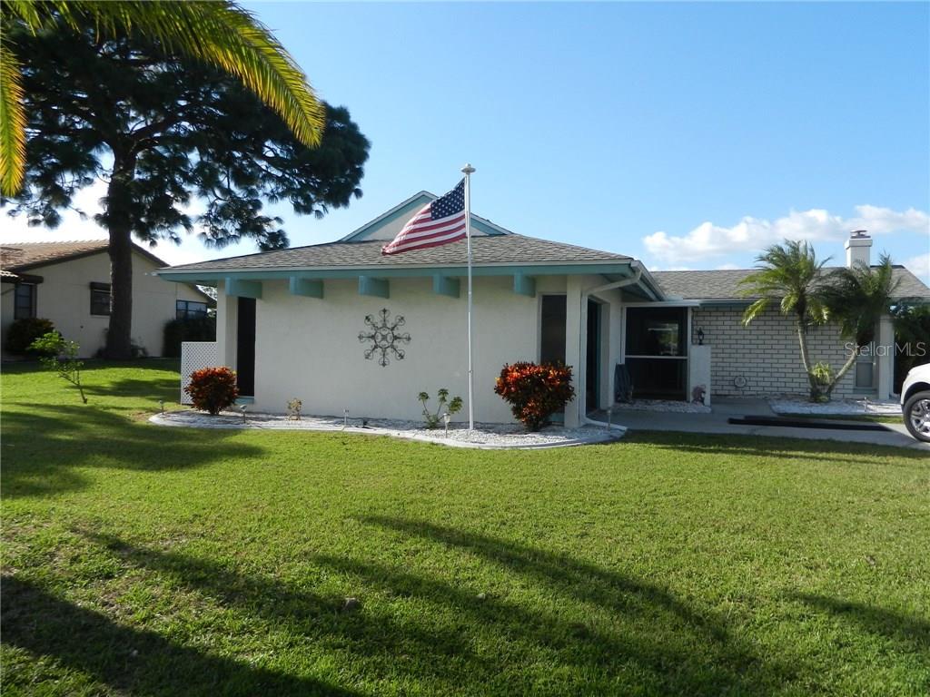 Seasonal/Short-Term Rental available throughout the year. Posted rate is winter/peak season rate. Off-season rate is $2,200/month. Looking for that "beachy cottage" feel in your Florida vacation home? Look no further - you've found it in this adorable 2 bedroom, 2 bathroom pool home, with electrically heated, saltwater pool. The spacious master bedroom features a king size bed and newly updated walk-in shower in the master bath. The roomy 2nd bedroom has a queen bed, and there is a queen and a twin inflatable mattress available if you have additional visitors during your stay. The bright and airy living room and dining room combo are perfect for entertaining guests. The expansive lanai and pool area overlook the 5th fairway of The Hill's golf course. The home has 3 televisions - one in the living room and one in each of the bedrooms. Electric heat pump and solar cover for the pool. Live streaming TV. Fireplace does not work, and will not be repaired, decoration only.