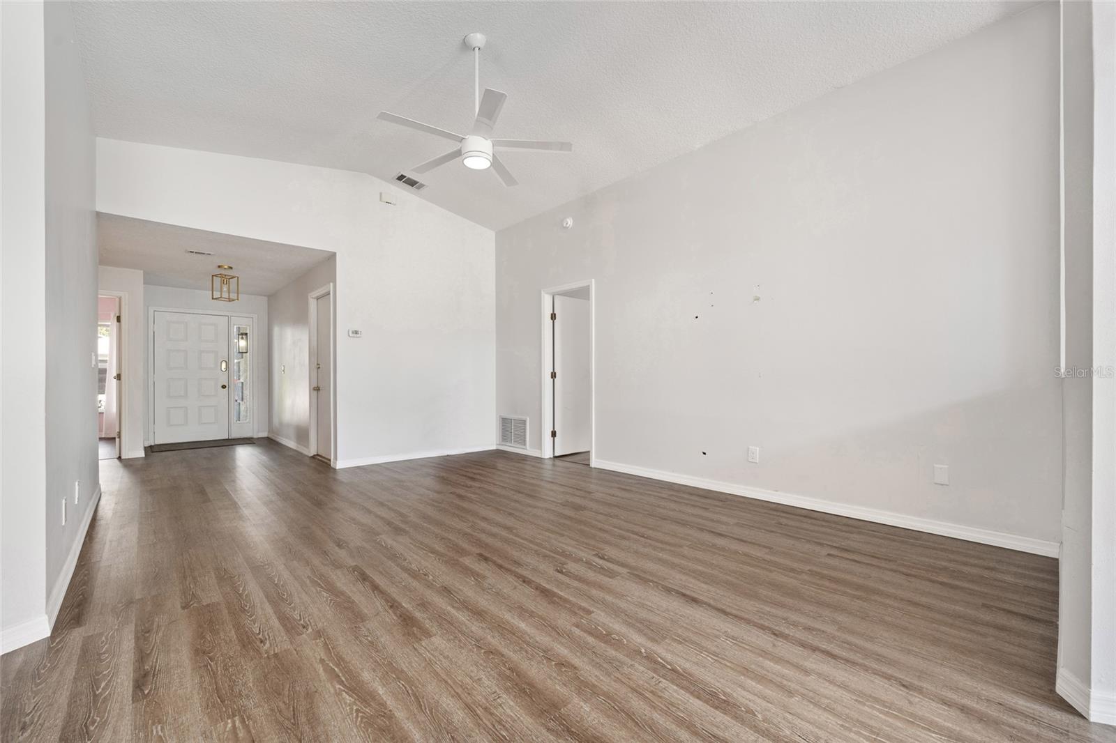 4398 FOX HOLLOW CIRCLE
