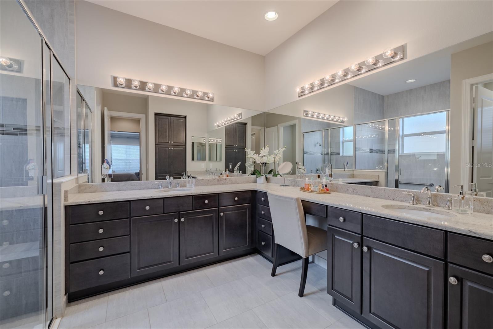 VALENCIA LAKES TR O - Residential