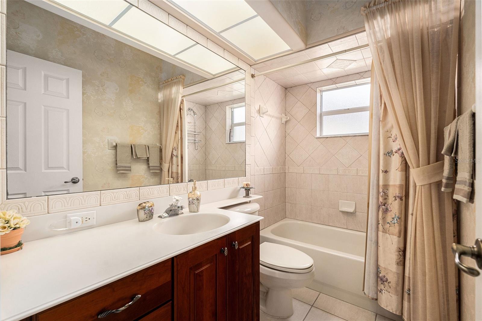 HERNANDO OAKS PH 1 - Residential