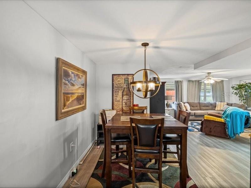 COLONIAL HILLS - Residential