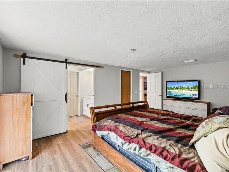 COLONIAL HILLS - Residential