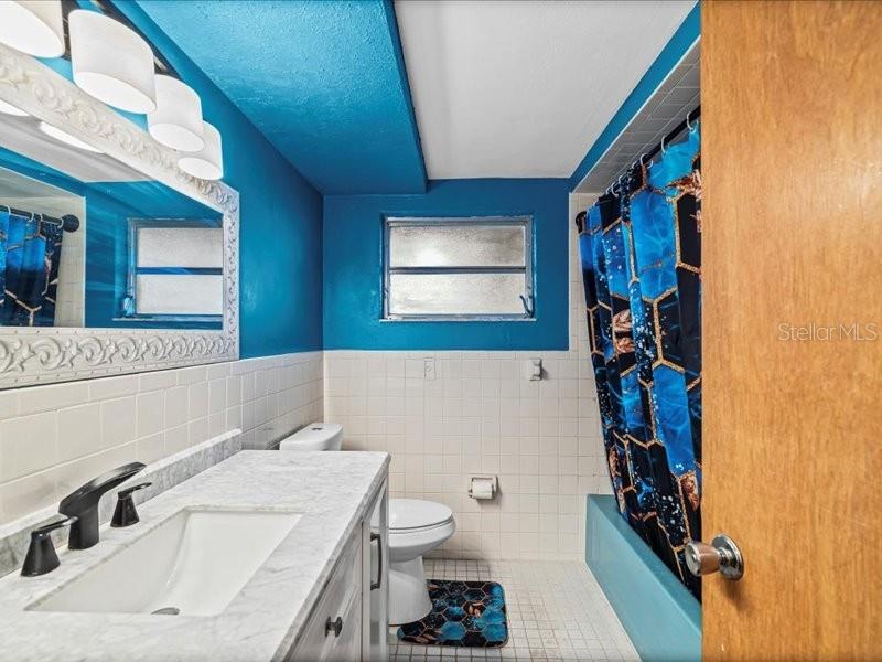 COLONIAL HILLS - Residential