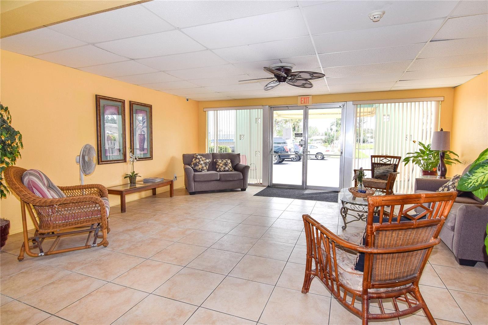 RIDGEWOOD GROVES - Residential