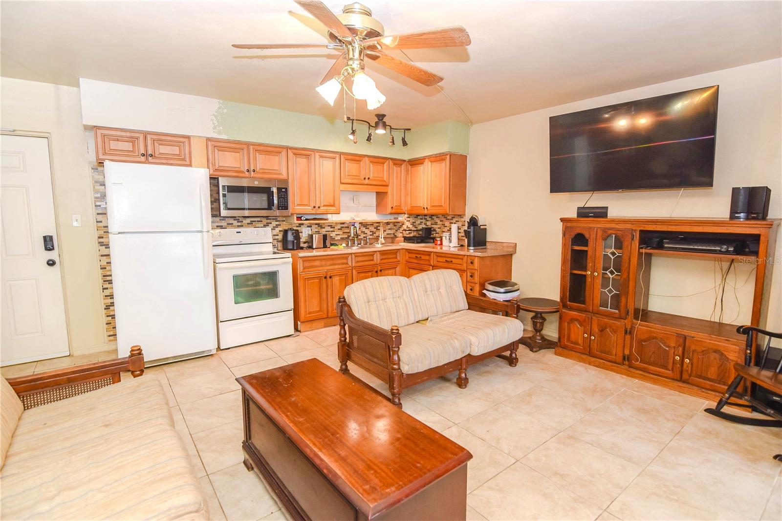 RIDGEWOOD GROVES - Residential