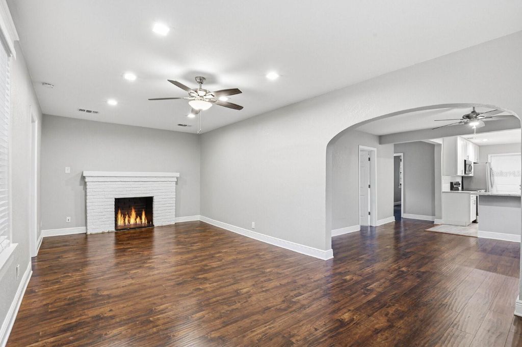 Photo of 203 W Emma Street, Tampa, FL 33603 (MLS # TB8503188)