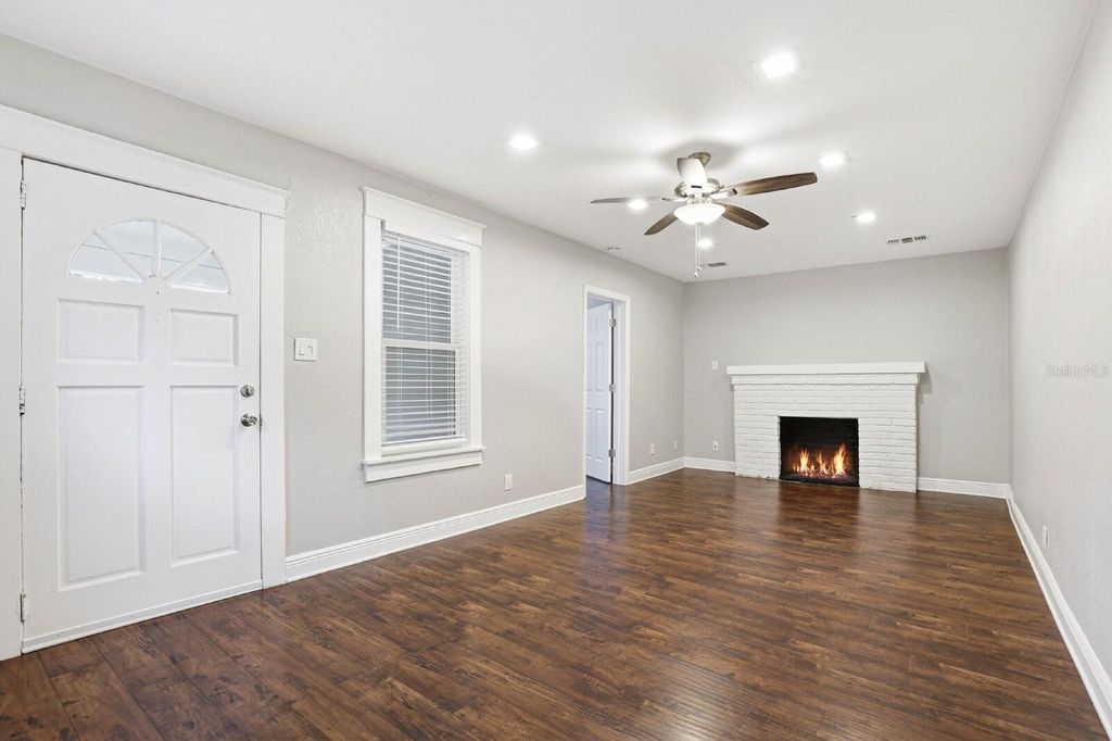 Photo of 203 W Emma Street, Tampa, FL 33603 (MLS # TB8503188)