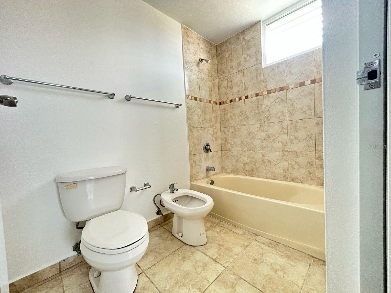 MANSIONES DE JUNCOS - Residential Lease