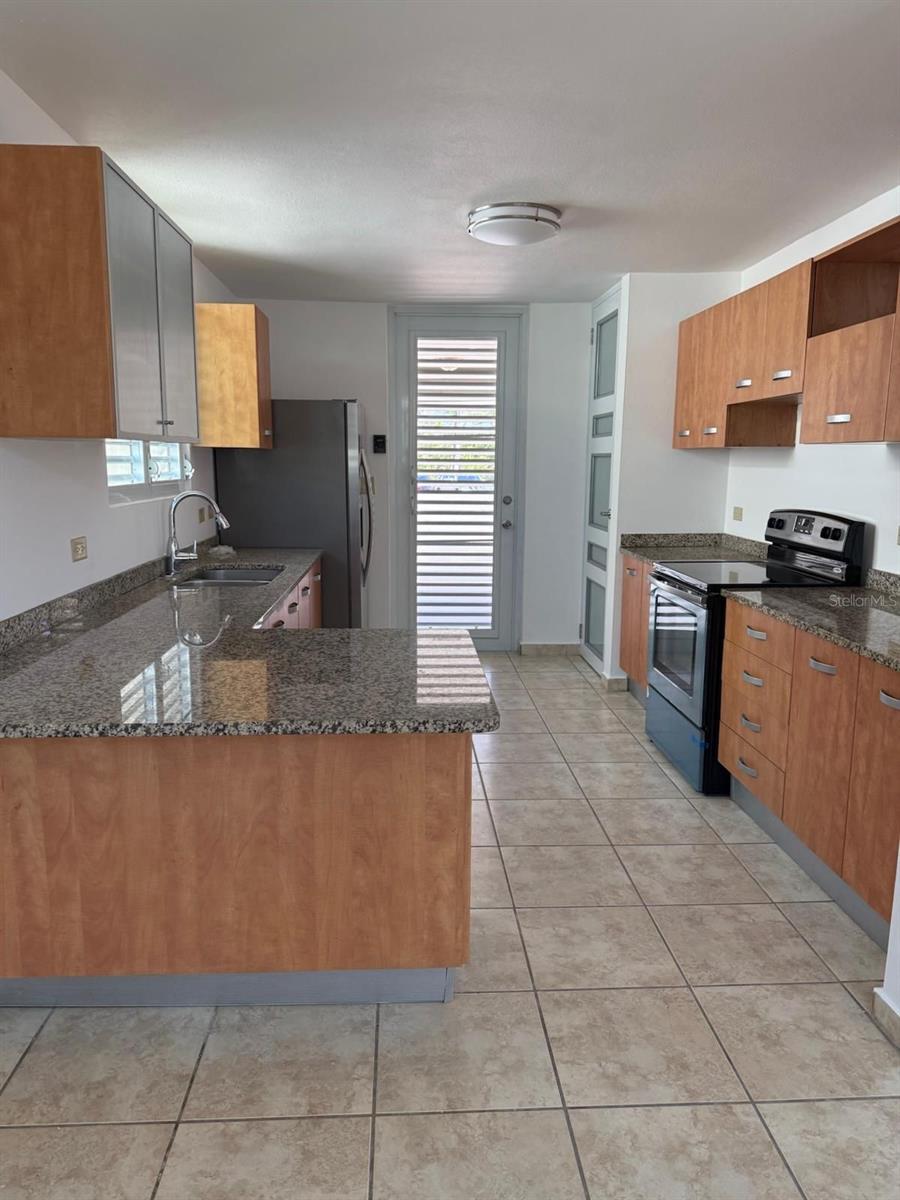 MANSIONES DE JUNCOS - Residential Lease