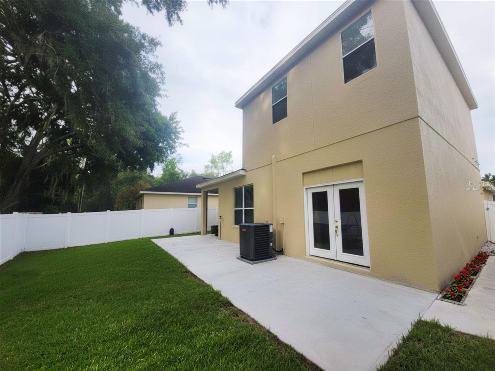 8604 TIDAL BREEZE DRIVE