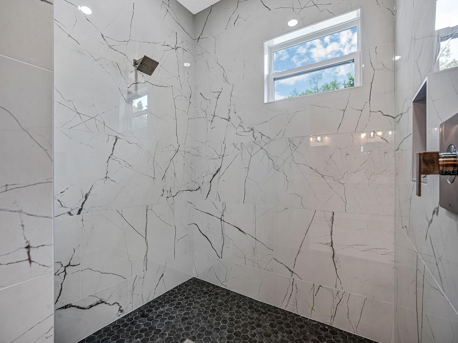 WATER VIEW HEIGHTS - Residential