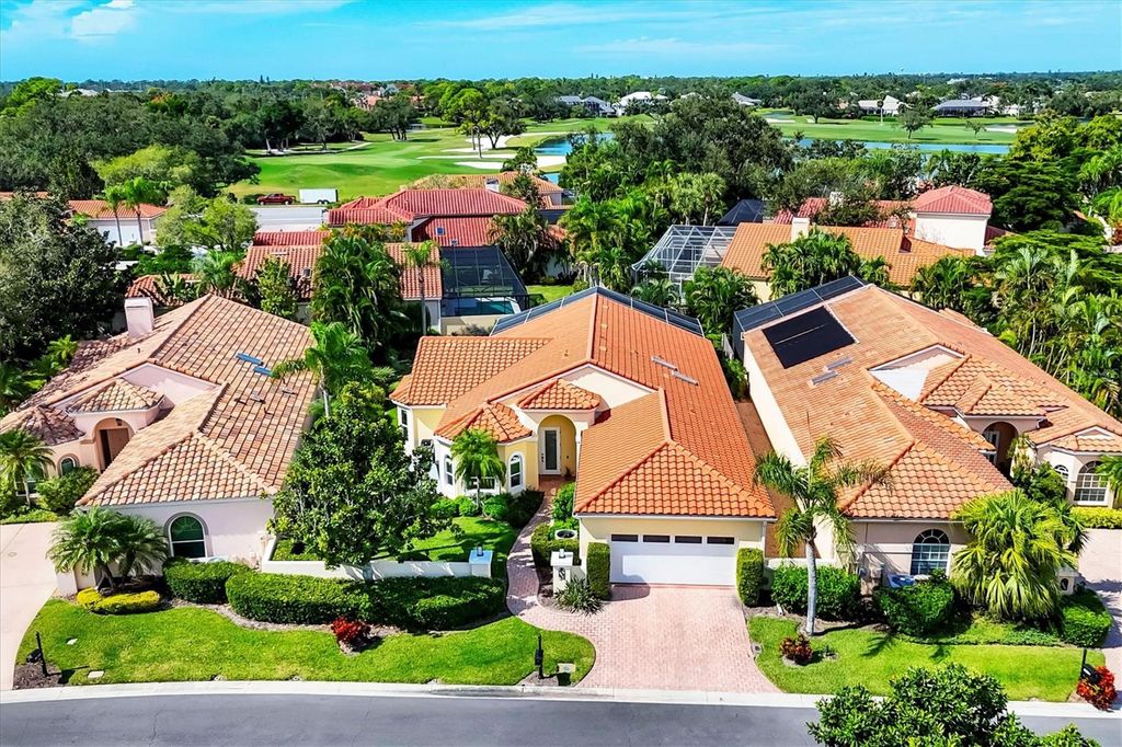 Prestancia / Villa Fiore tract | Sarasota Real Estate 5 Photo of 8032 Via Fiore, Sarasota, FL 34238 (MLS # A4670230)