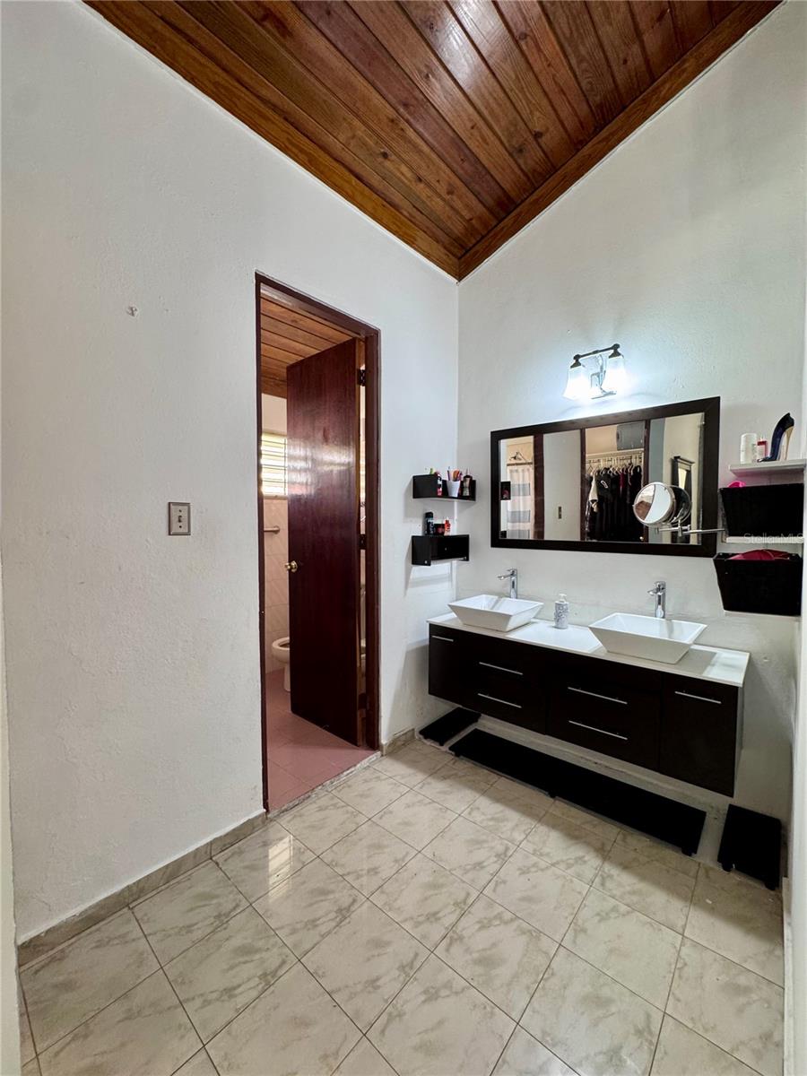 PASEOS LAS VISTAS - Residential