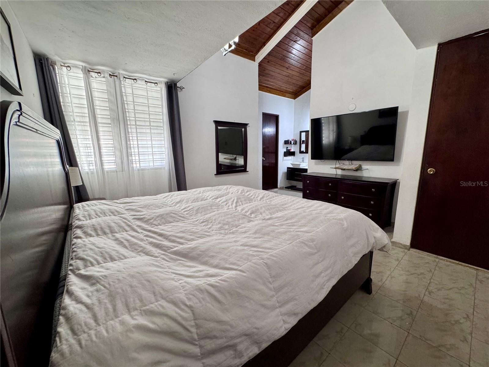 PASEOS LAS VISTAS - Residential