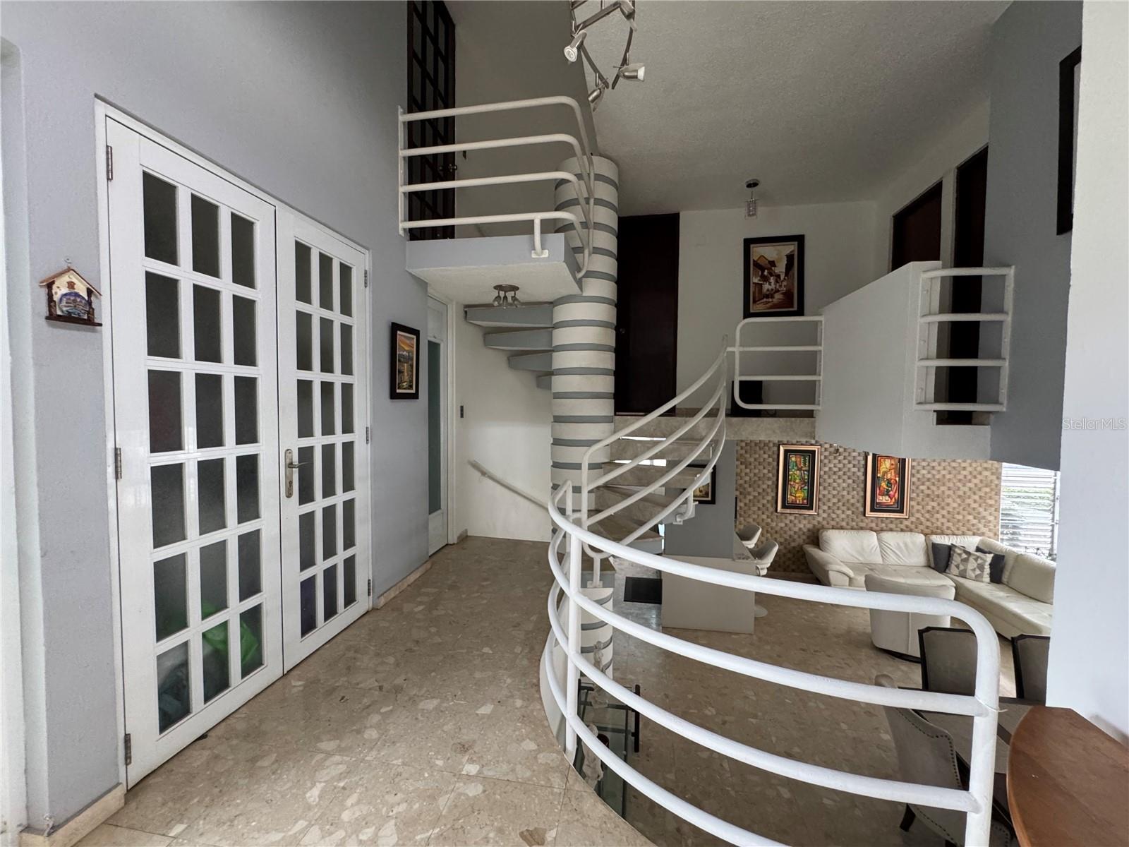 PASEOS LAS VISTAS - Residential