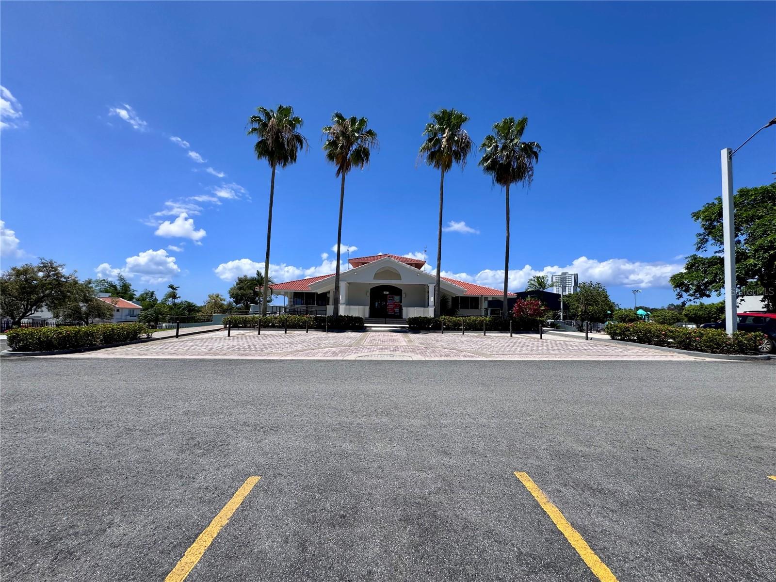 PASEOS LAS VISTAS - Residential