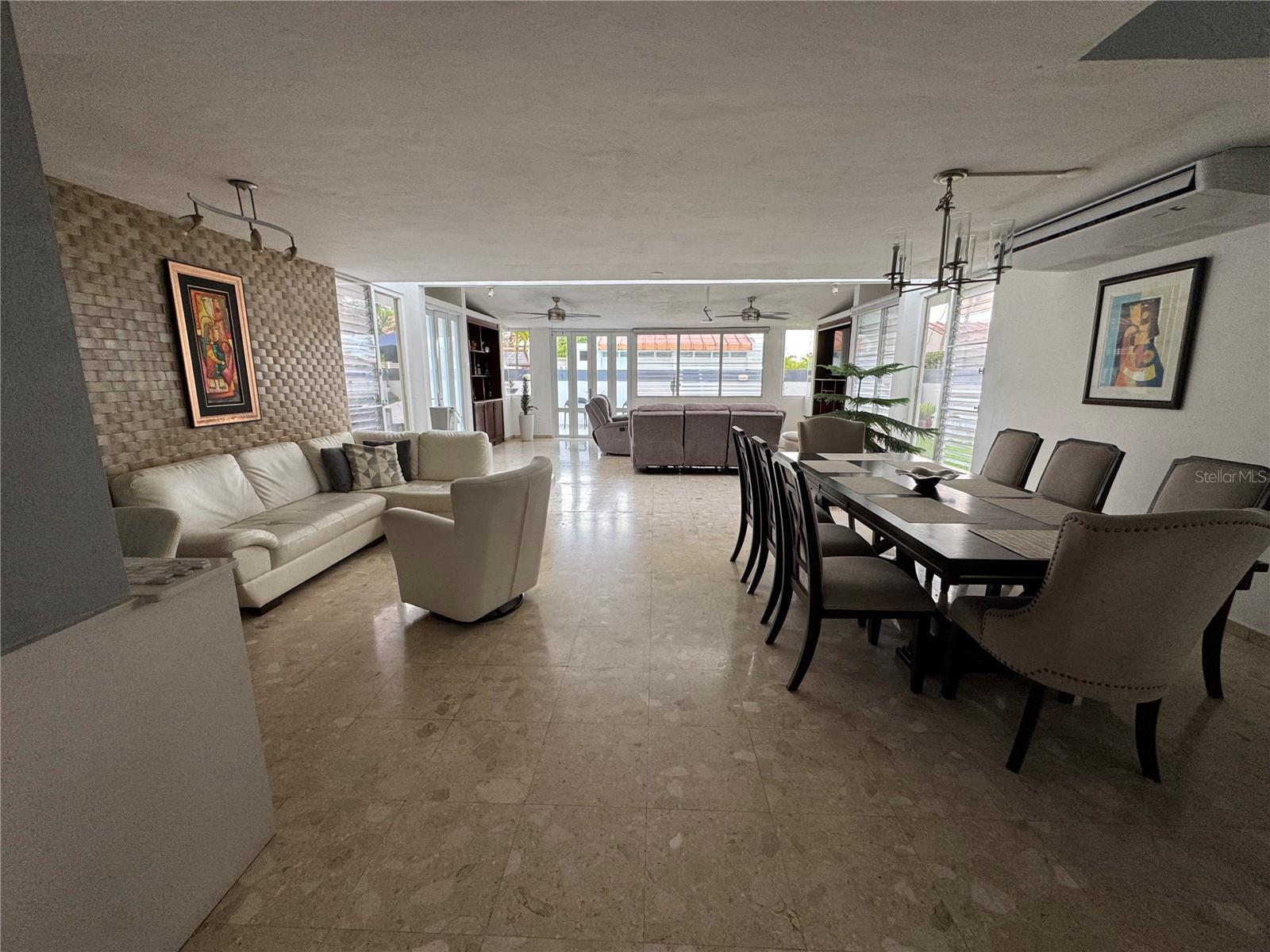 PASEOS LAS VISTAS - Residential