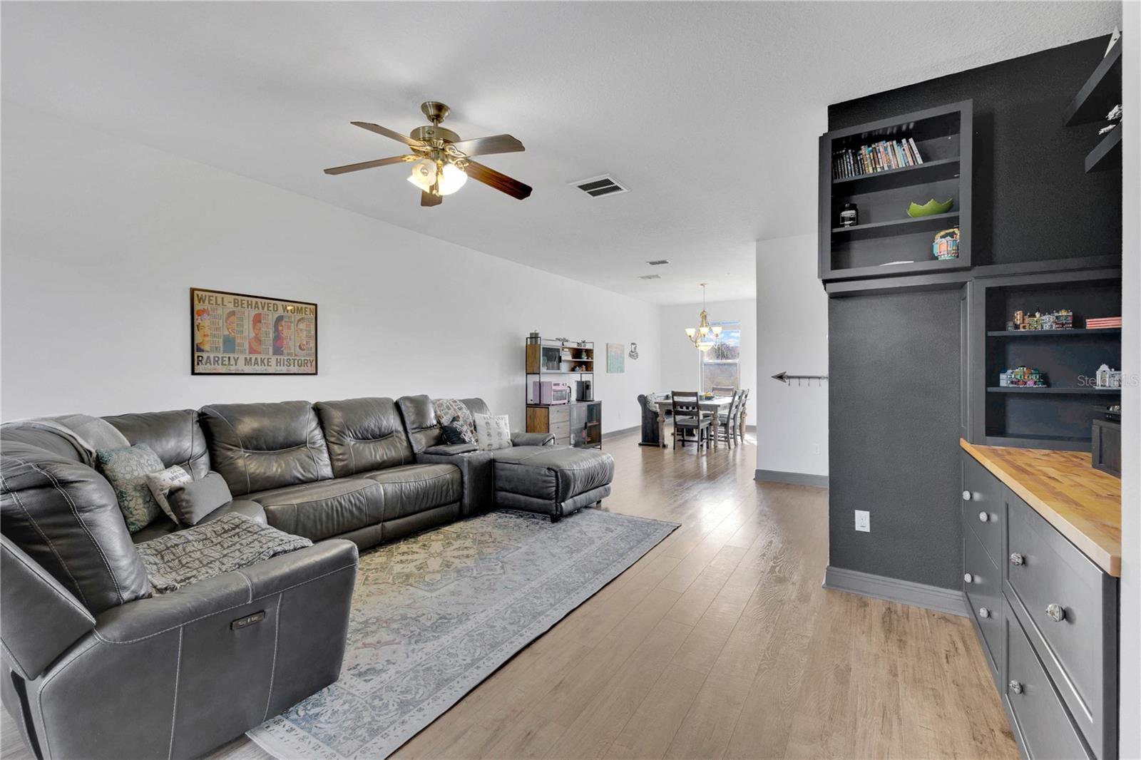 RAVINA/EAST PARK - Residential