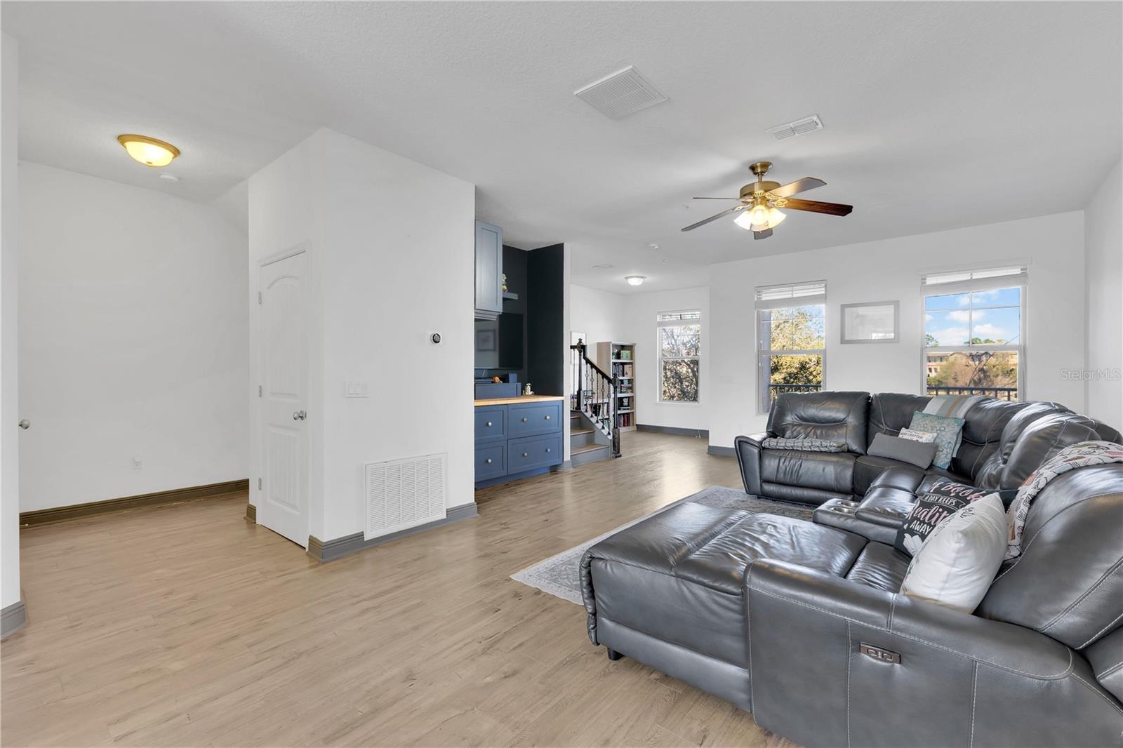 RAVINA/EAST PARK - Residential