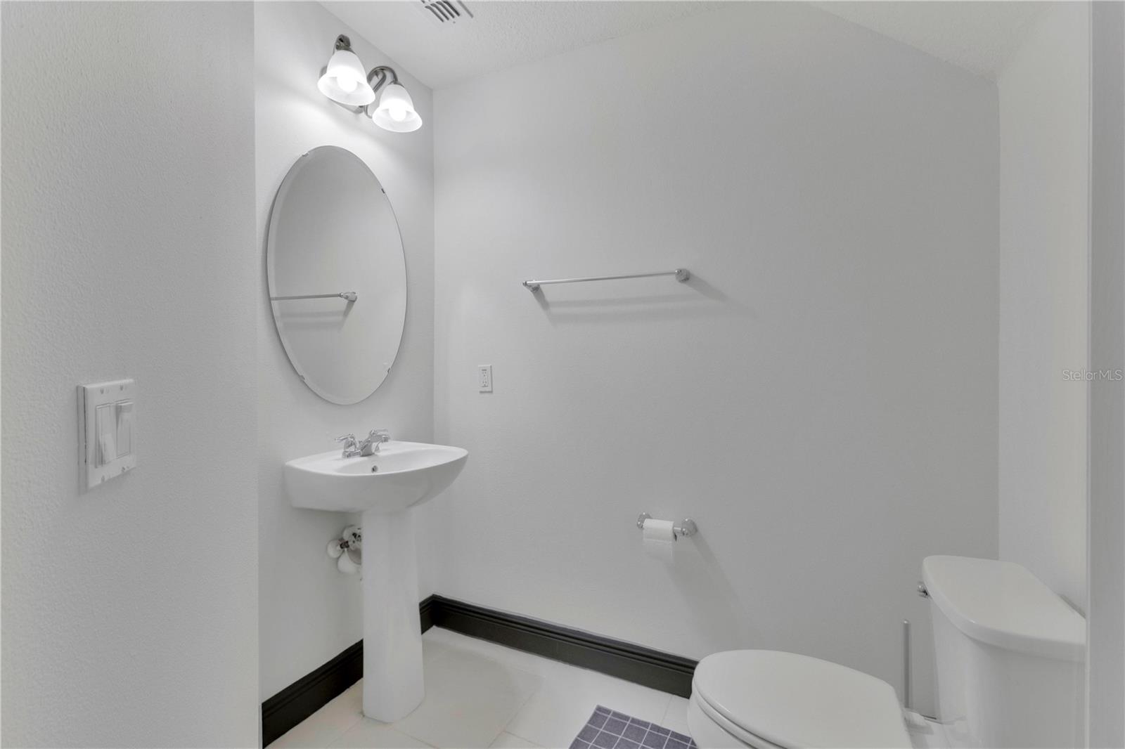 RAVINA/EAST PARK - Residential