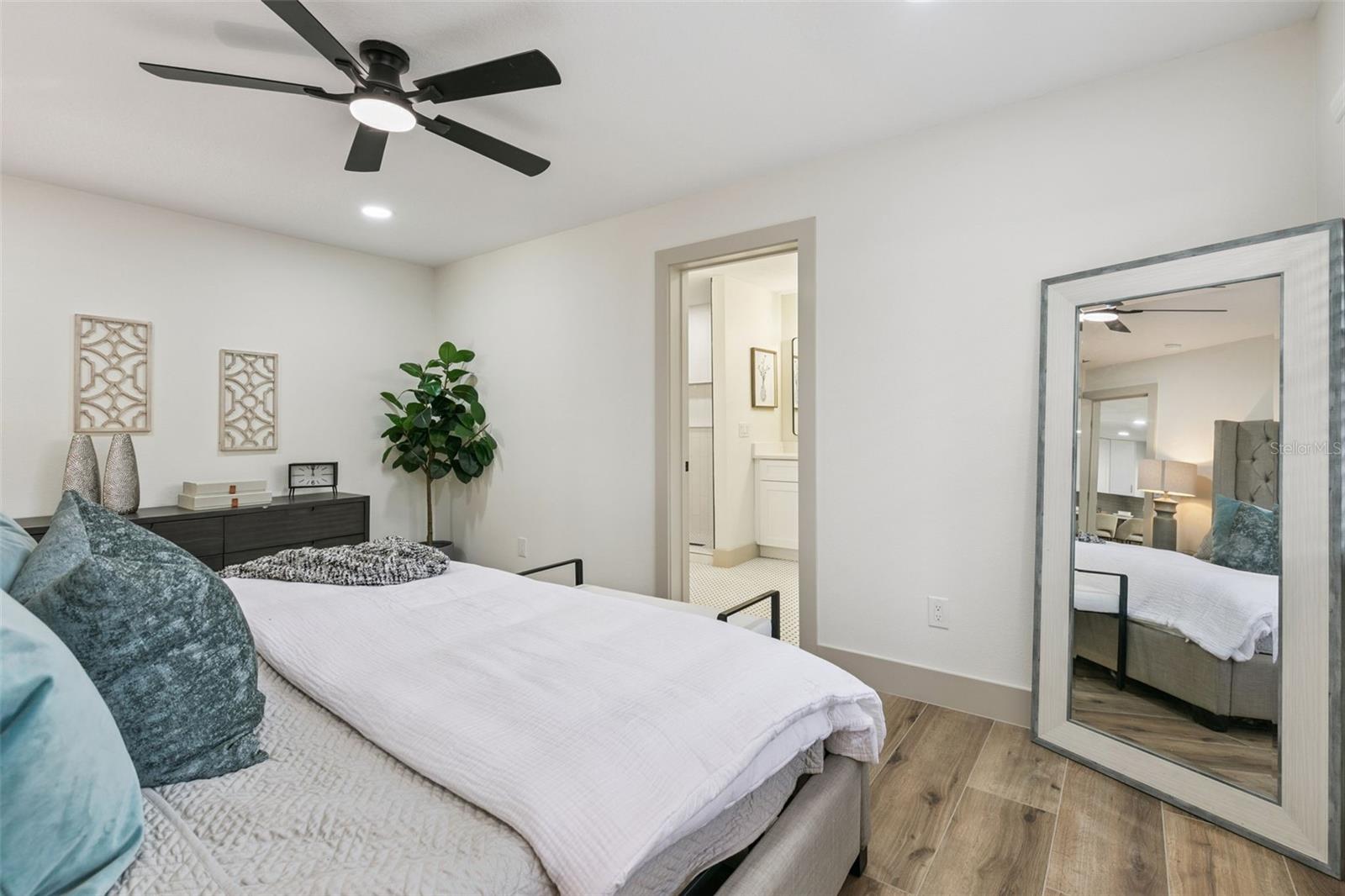 SPRING OAKS UNIT 4 - Residential