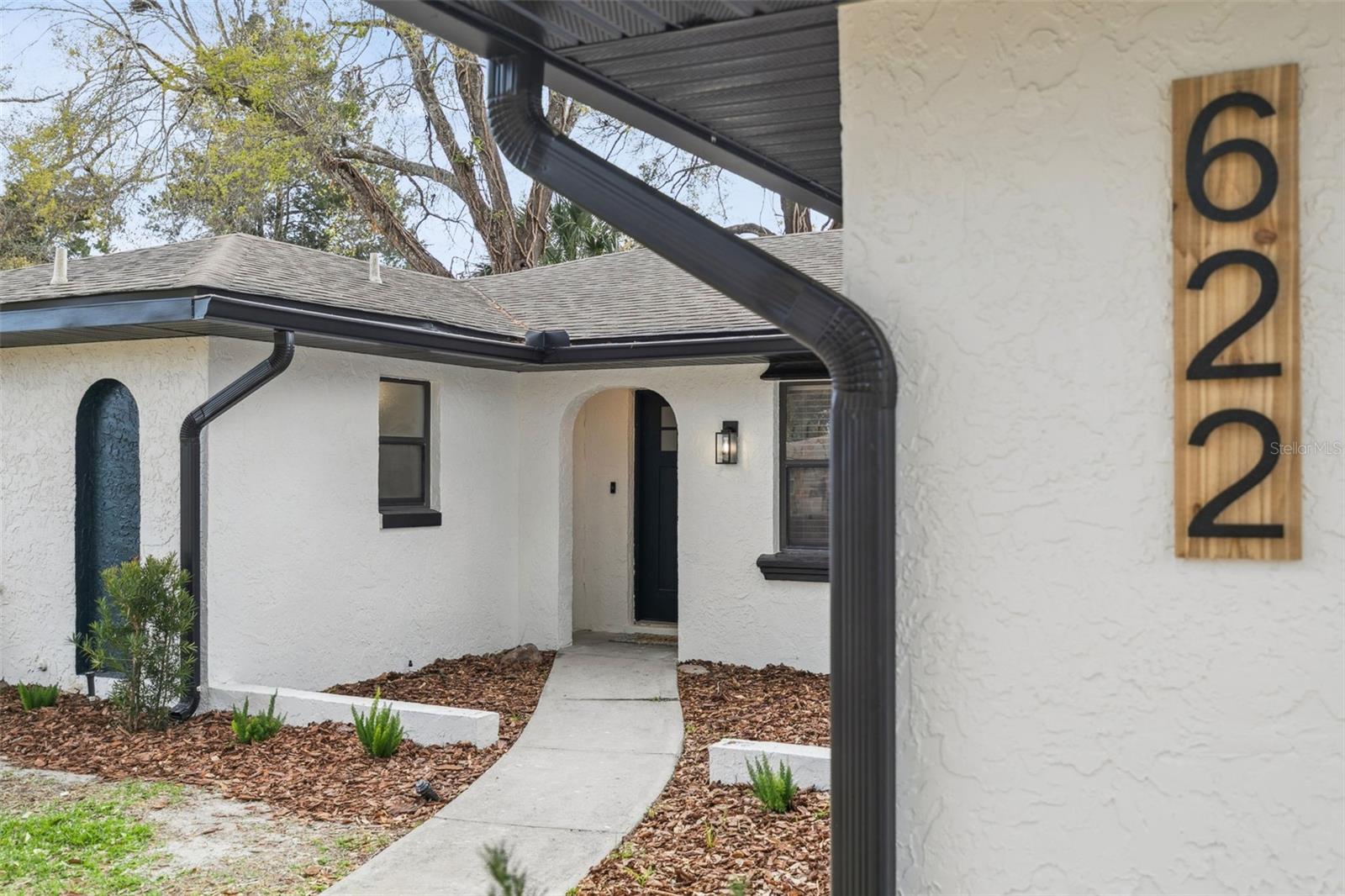 622 SPRING OAKS BOULEVARD