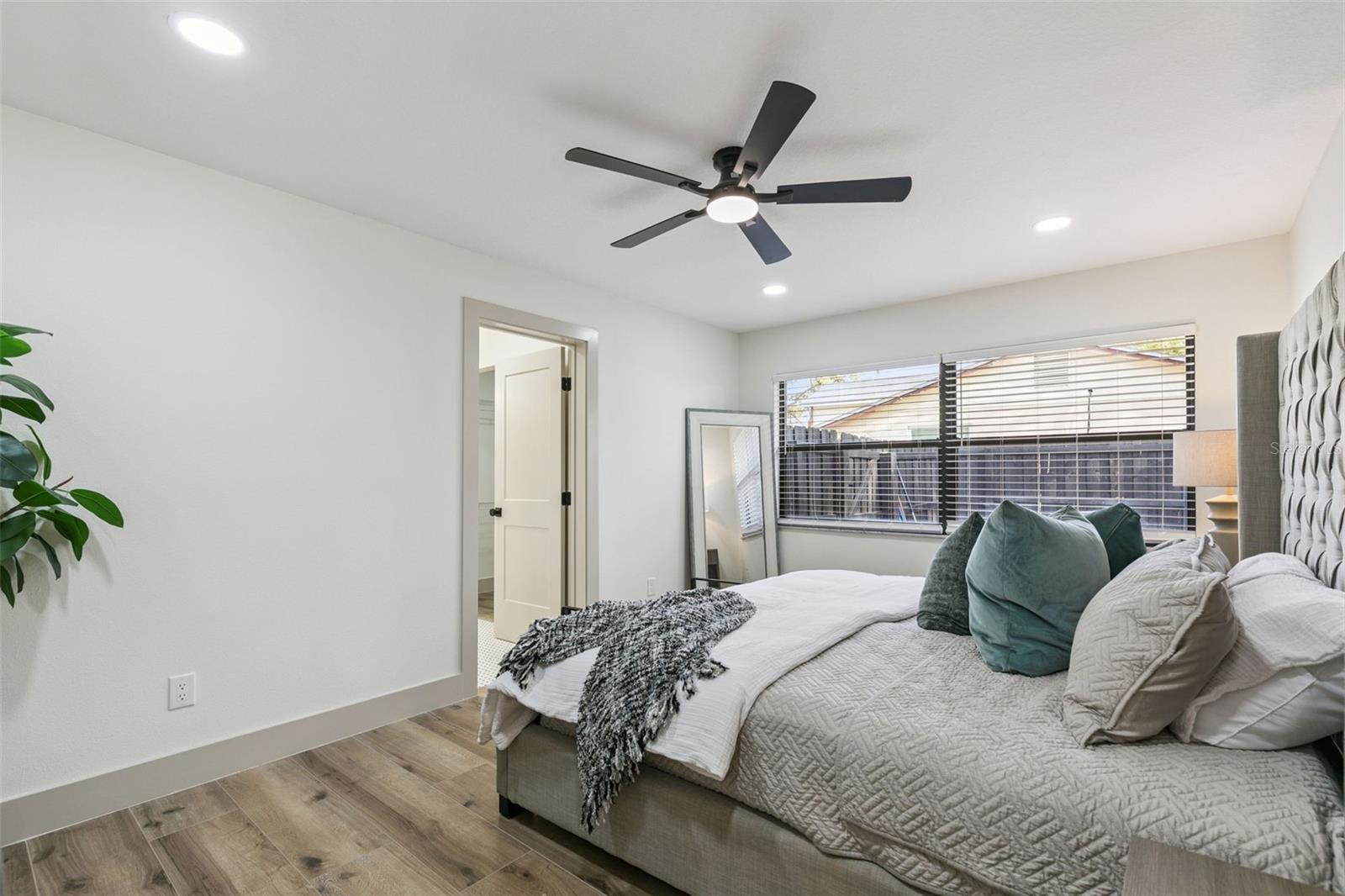 SPRING OAKS UNIT 4 - Residential